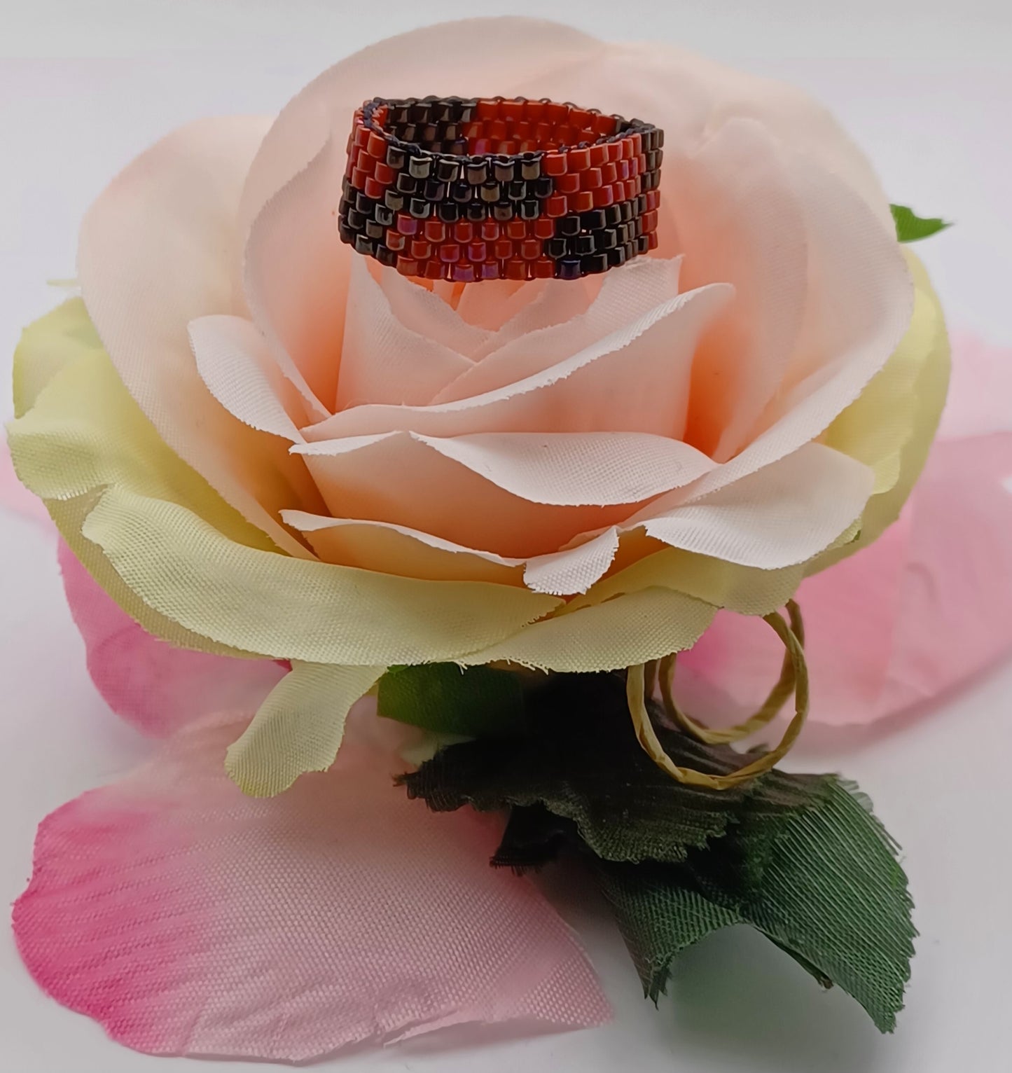 Bague Rouge et noir en Perles Délicats Miyuki