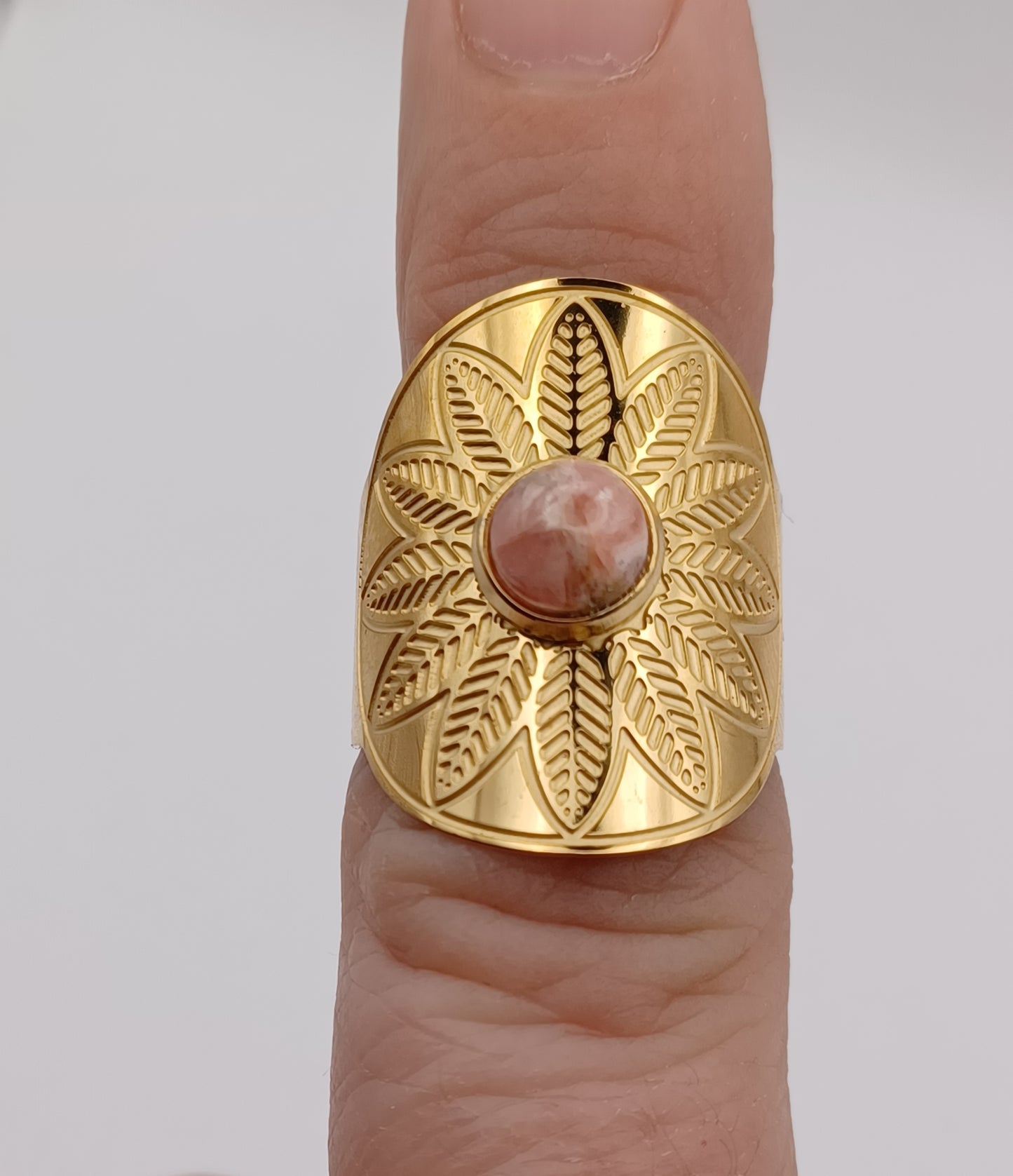 Bague ethnique Rhodochrosite – Douceur et élégance