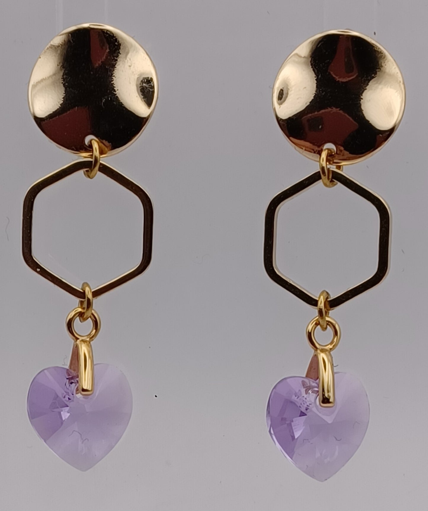Boucles d’oreilles hexagone cœur – Création délicate et lumineuse