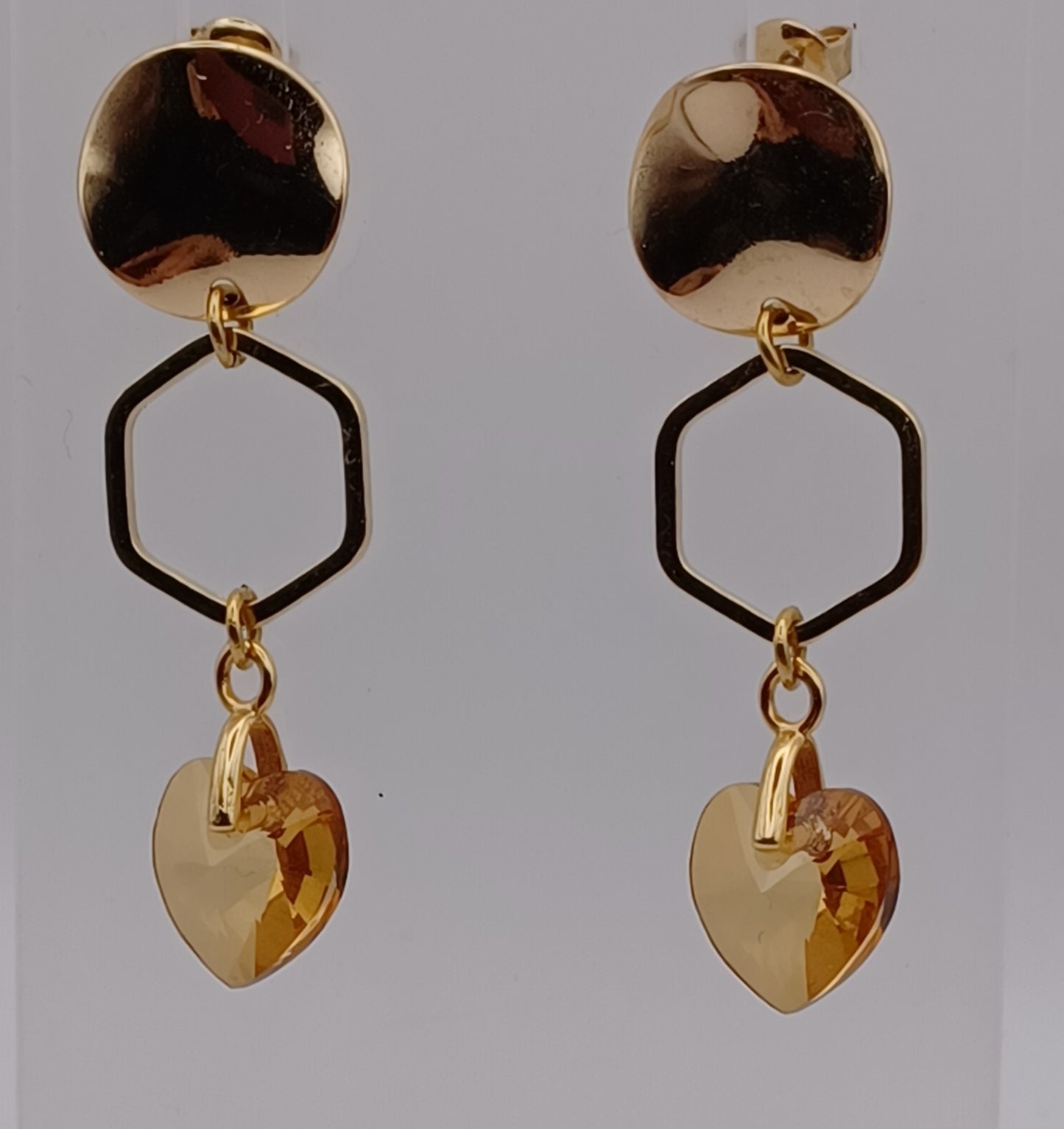 Boucles d’oreilles hexagone cœur – Création délicate et lumineuse